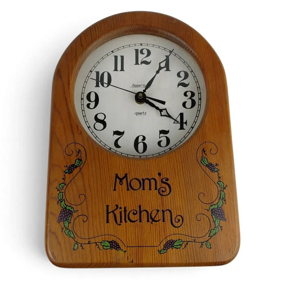 Vintage “Mom’s Kitchen” Solid Wood Oak Wall Clock Grapevine